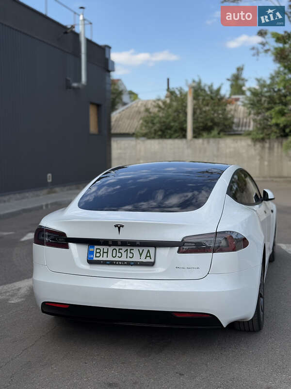 Лифтбек Tesla Model S 2019 в Николаеве