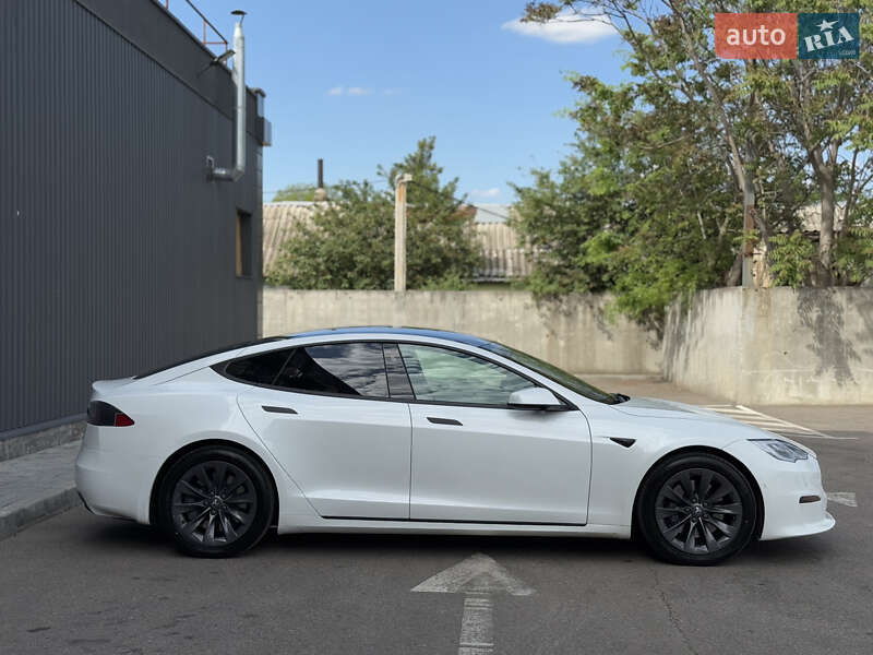 Лифтбек Tesla Model S 2019 в Николаеве