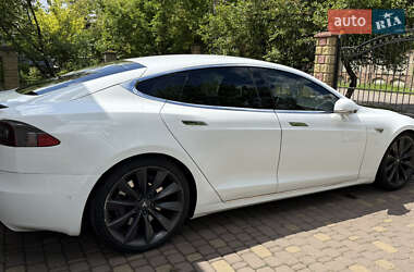 Лифтбек Tesla Model S 2016 в 