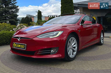 Лифтбек Tesla Model S 2016 в 