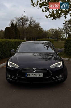 Лифтбек Tesla Model S 2013 в 