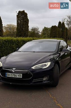 Лифтбек Tesla Model S 2013 в 