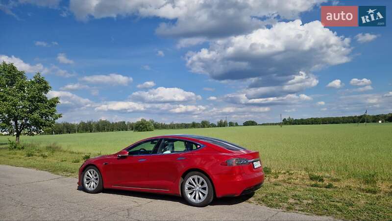 Ліфтбек Tesla Model S 2017 в Києві