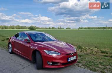 Ліфтбек Tesla Model S 2017 в Києві