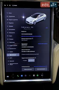 Лифтбек Tesla Model S 2012 в 