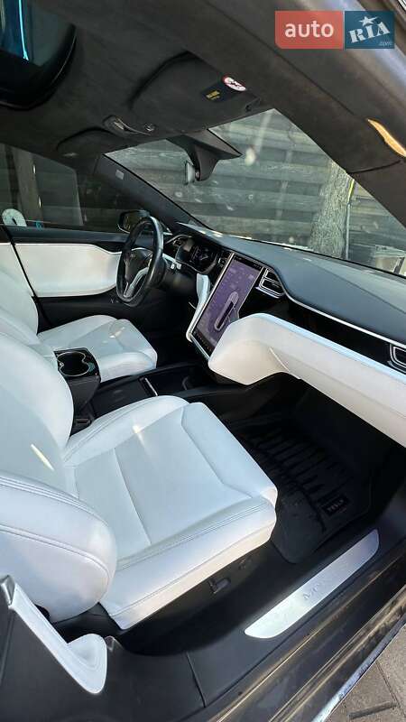 Лифтбек Tesla Model S 2017 в Киеве фото 4 Лифтбек Tesla Model S 2017 в Киеве