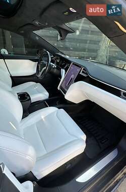 Лифтбек Tesla Model S 2017 в 
