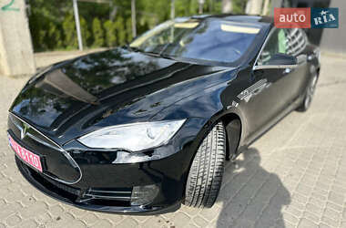 Лифтбек Tesla Model S 2015 в Львове