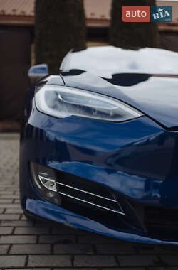 Лифтбек Tesla Model S 2017 в 