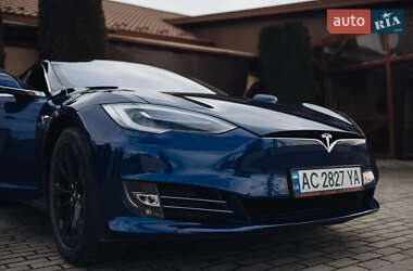 Лифтбек Tesla Model S 2017 в 