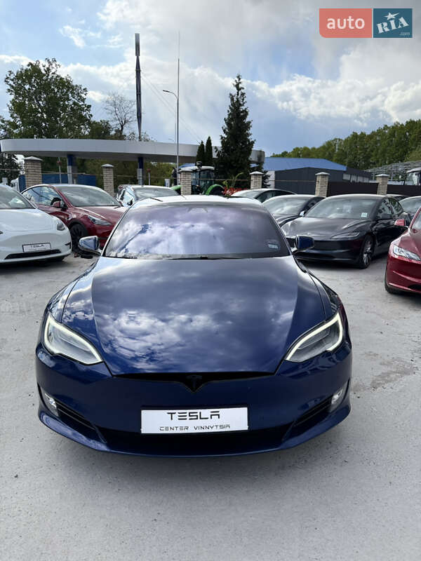 Лифтбек Tesla Model S 2019 в Виннице