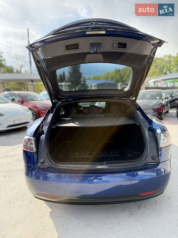 Лифтбек Tesla Model S 2019 в Виннице