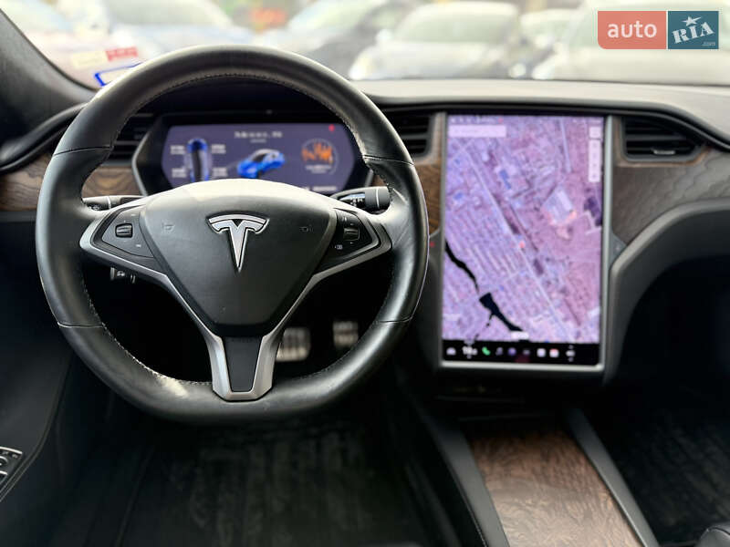 Лифтбек Tesla Model S 2019 в Виннице