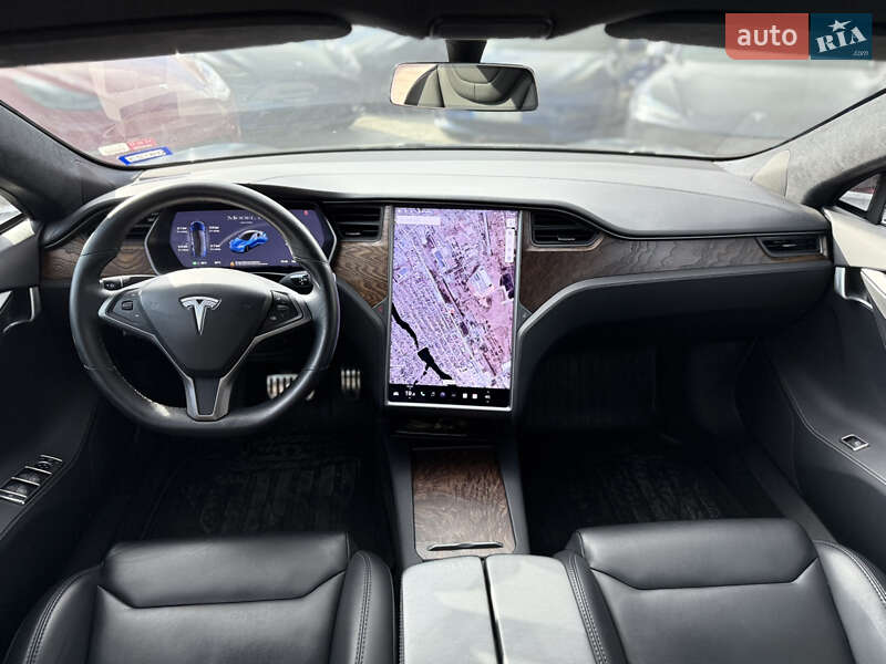 Лифтбек Tesla Model S 2019 в Виннице