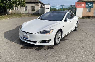 Ліфтбек Tesla Model S 2016 в 