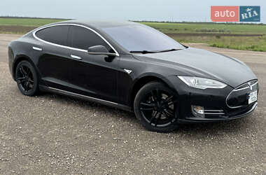 Ліфтбек Tesla Model S 2014 в 