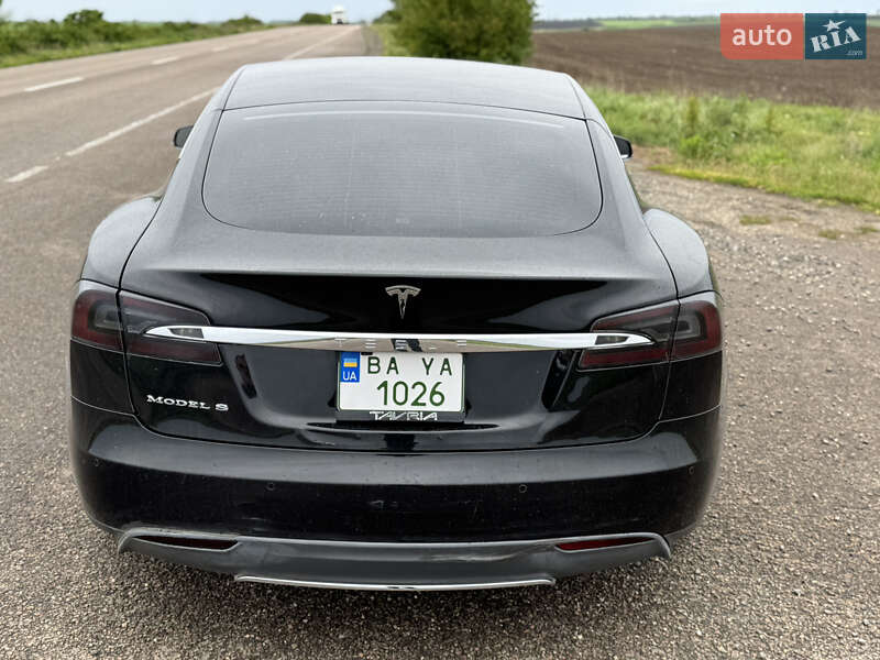 Ліфтбек Tesla Model S 2014 в Миколаєві