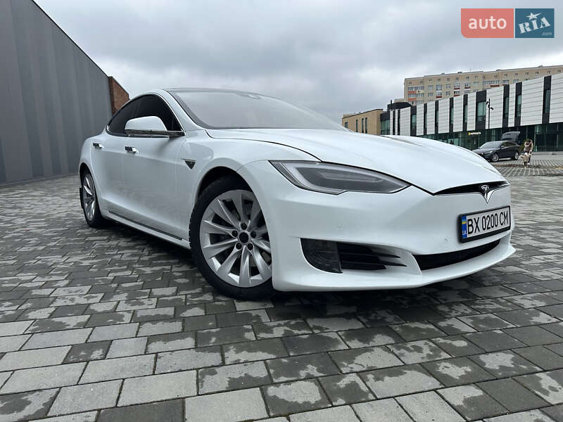 Лифтбек Tesla Model S 2016 в Хмельницком