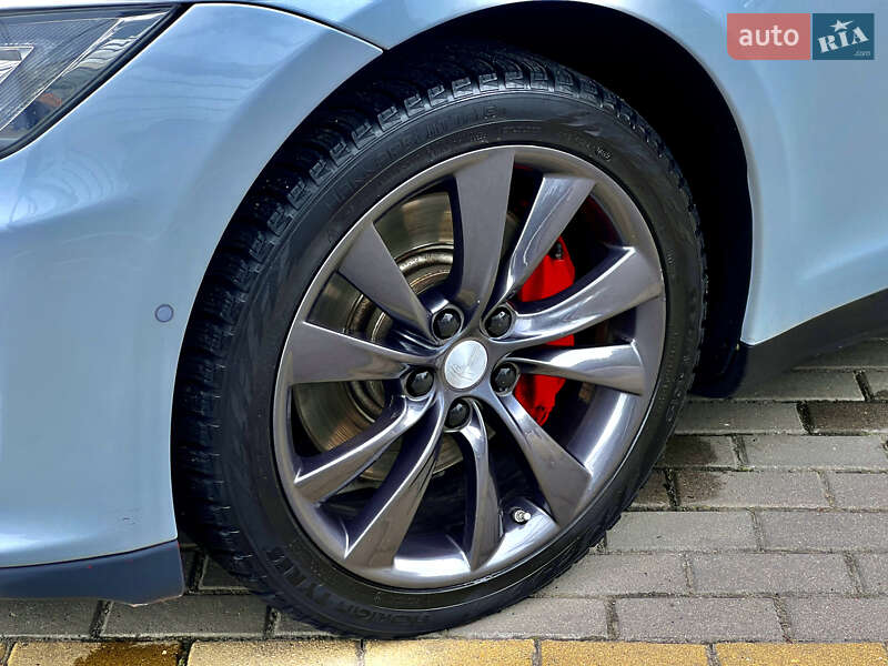 Лифтбек Tesla Model S 2014 в Ивано-Франковске
