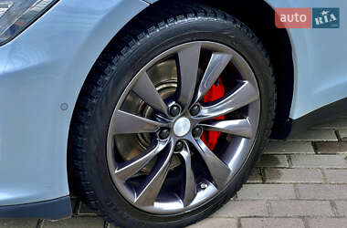 Лифтбек Tesla Model S 2014 в 