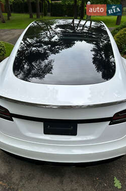 Лифтбек Tesla Model S 2022 в 