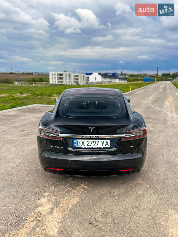 Лифтбек Tesla Model S 2017 в Ровно