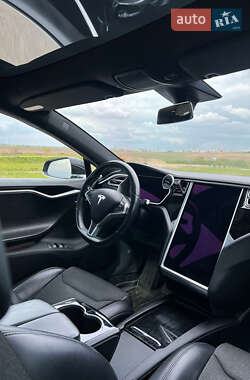 Лифтбек Tesla Model S 2017 в 