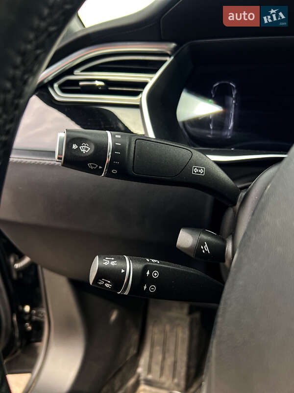 Ліфтбек Tesla Model S 2017 в Рівному