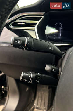 Лифтбек Tesla Model S 2017 в 
