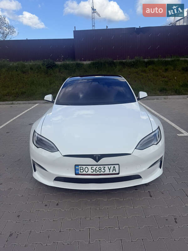 Лифтбек Tesla Model S 2021 в 