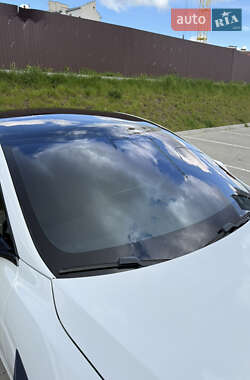 Лифтбек Tesla Model S 2021 в 