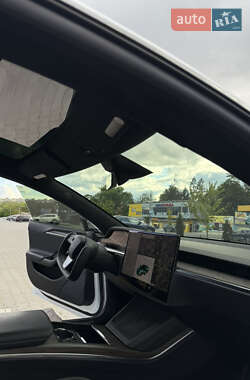 Лифтбек Tesla Model S 2021 в 