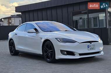 Лифтбек Tesla Model S 2014 в 