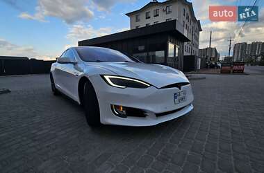 Лифтбек Tesla Model S 2014 в 
