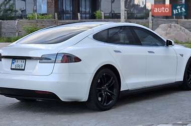 Лифтбек Tesla Model S 2014 в 