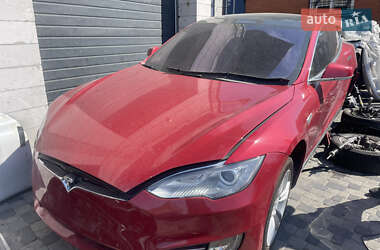 Лифтбек Tesla Model S 2013 в 
