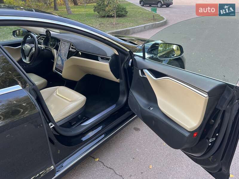 Лифтбек Tesla Model S 2015 в Житомире фото 26 Лифтбек Tesla Model S 2015 в Житомире