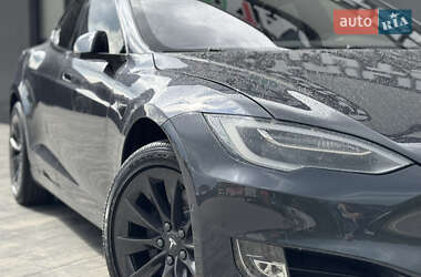 Лифтбек Tesla Model S 2017 в 