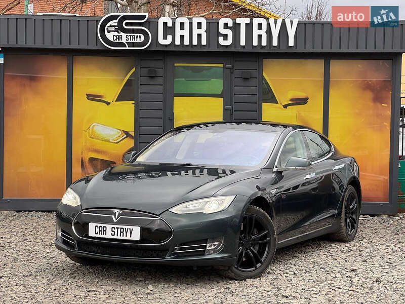 Лифтбек Tesla Model S 2014 в 
