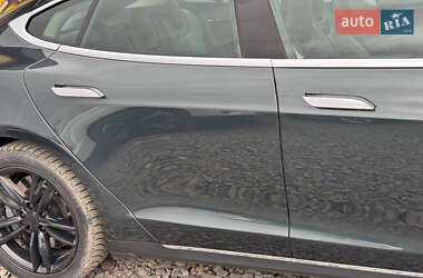 Лифтбек Tesla Model S 2014 в 