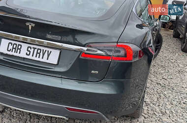 Лифтбек Tesla Model S 2014 в 