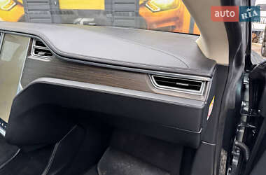Лифтбек Tesla Model S 2014 в 