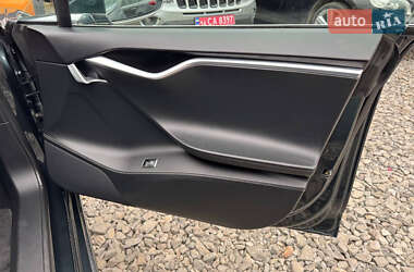Лифтбек Tesla Model S 2014 в 