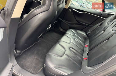 Лифтбек Tesla Model S 2014 в 