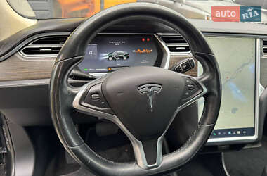 Лифтбек Tesla Model S 2014 в 