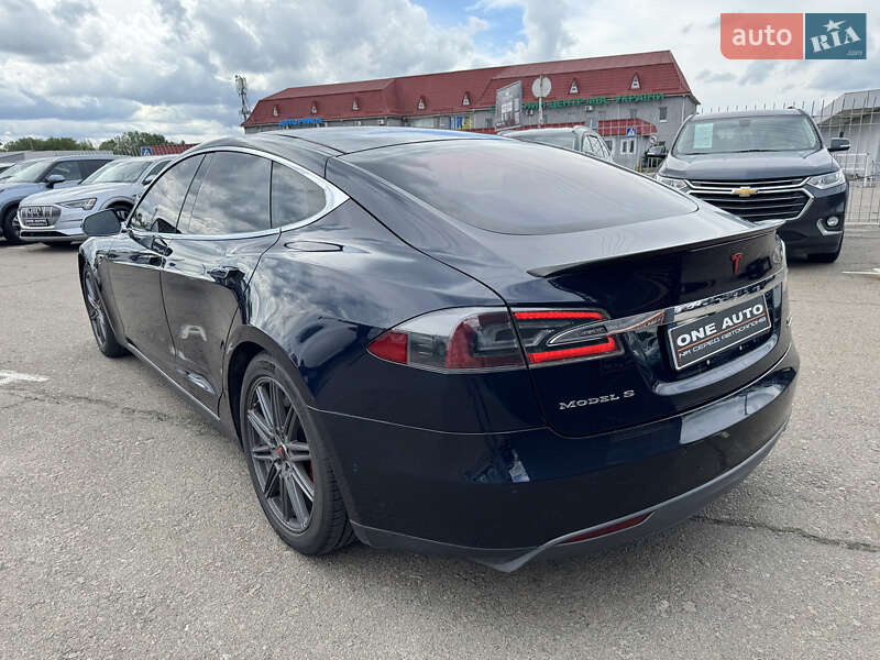 Лифтбек Tesla Model S 2015 в Киеве
