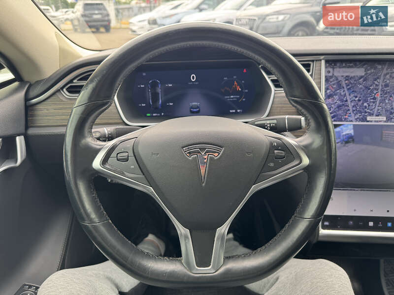 Лифтбек Tesla Model S 2015 в Киеве
