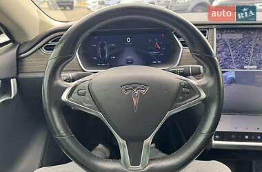 Лифтбек Tesla Model S 2015 в 