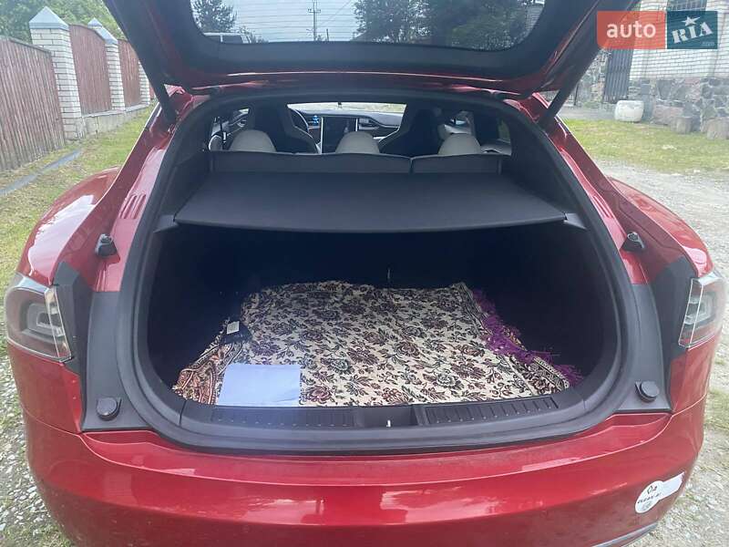 Лифтбек Tesla Model S 2014 в Житомире