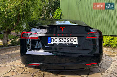 Лифтбек Tesla Model S 2015 в 